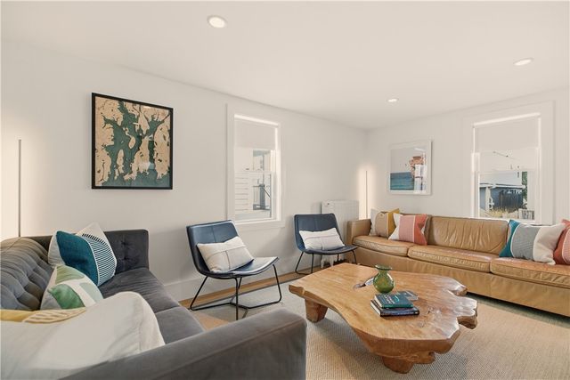 59 Houston Avenue, Newport, RI 02840