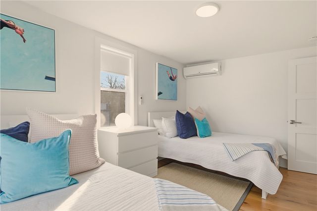 59 Houston Avenue, Newport, RI 02840