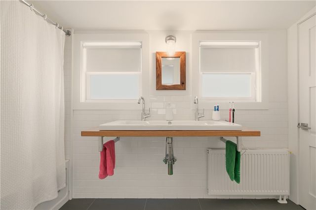 59 Houston Avenue, Newport, RI 02840