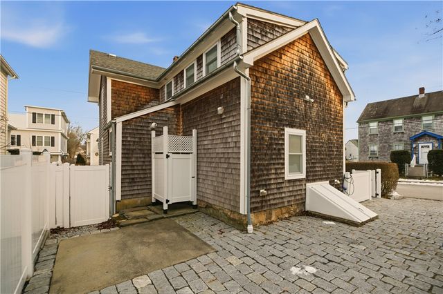 59 Houston Avenue, Newport, RI 02840