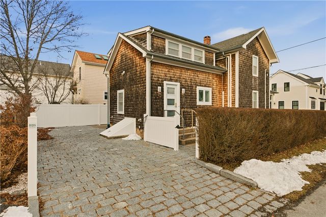 59 Houston Avenue, Newport, RI 02840