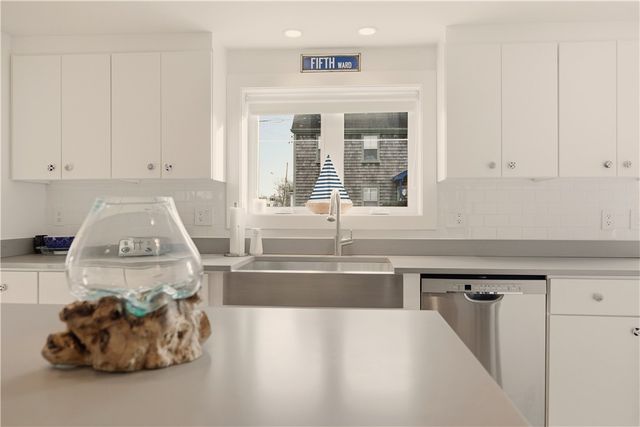 59 Houston Avenue, Newport, RI 02840