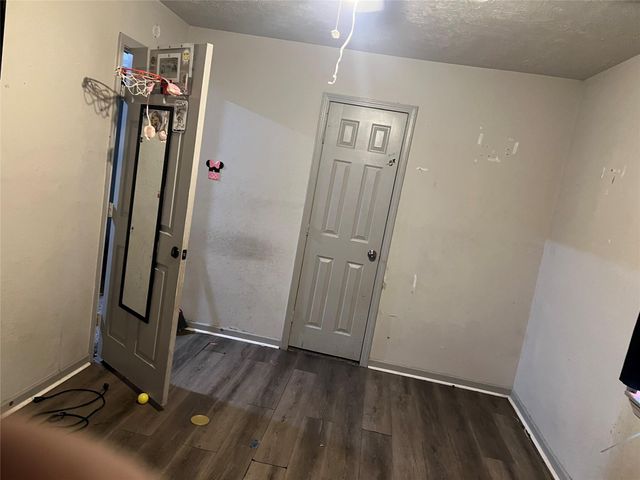 9122 Laura Koppe Rd, Houston, TX 77078