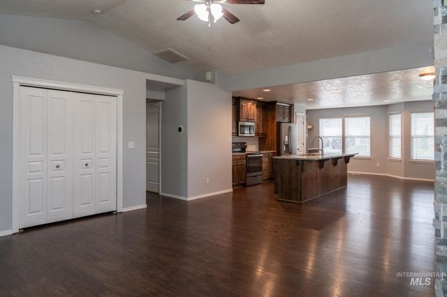 4719 Kadie St, Caldwell, ID 83607