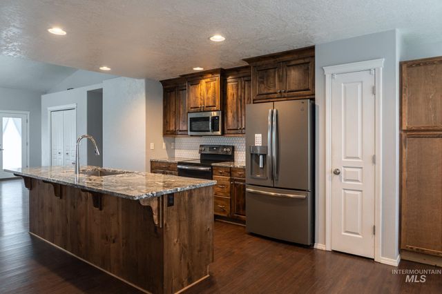4719 Kadie St, Caldwell, ID 83607
