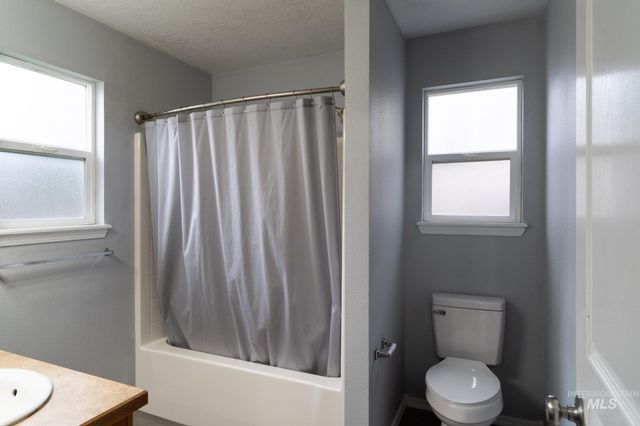 4719 Kadie St, Caldwell, ID 83607