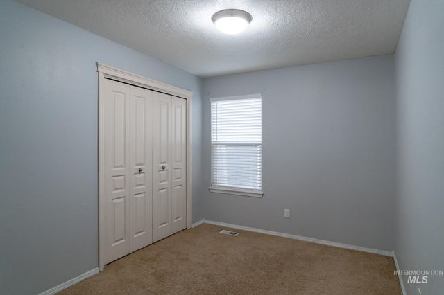 4719 Kadie St, Caldwell, ID 83607