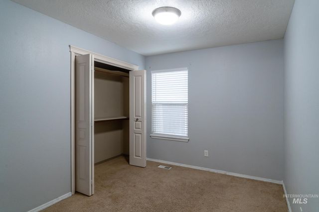 4719 Kadie St, Caldwell, ID 83607
