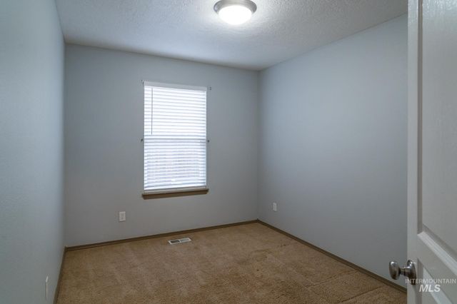 4719 Kadie St, Caldwell, ID 83607