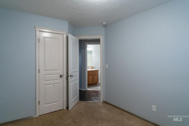 4719 Kadie St, Caldwell, ID 83607