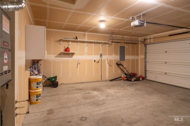 4719 Kadie St, Caldwell, ID 83607