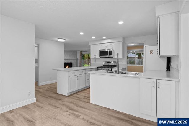 4675 Princess Ct NE, Salem, OR 97305