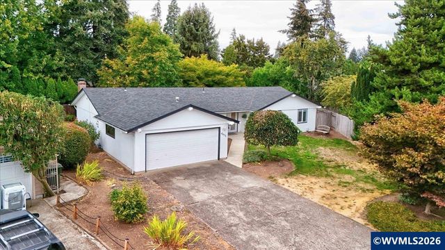 4675 Princess Ct NE, Salem, OR 97305