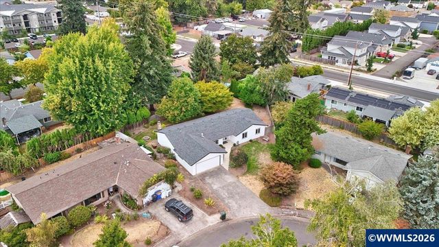 4675 Princess Ct NE, Salem, OR 97305