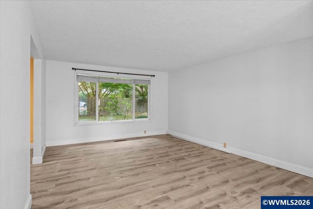 4675 Princess Ct NE, Salem, OR 97305