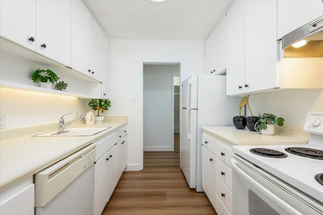 904 Peninsula Avenue 305, San Mateo, CA 94401