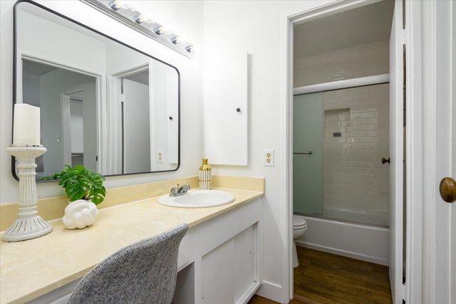 904 Peninsula Avenue 305, San Mateo, CA 94401