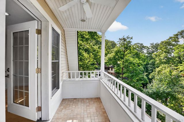 111 Altamont Avenue, Sea Cliff, NY 11579