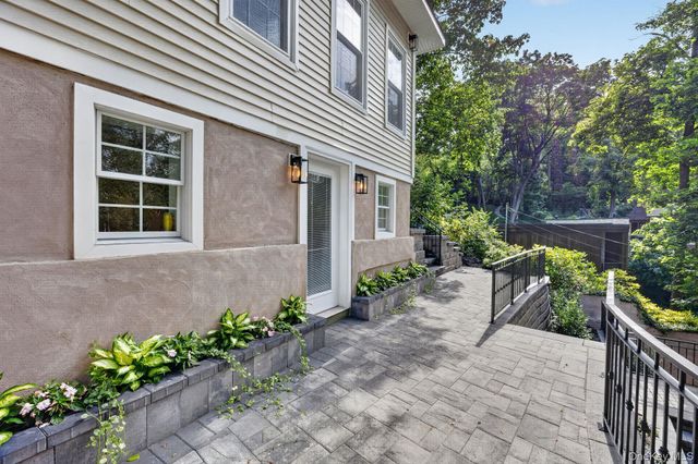 111 Altamont Avenue, Sea Cliff, NY 11579