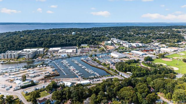 111 Altamont Avenue, Sea Cliff, NY 11579