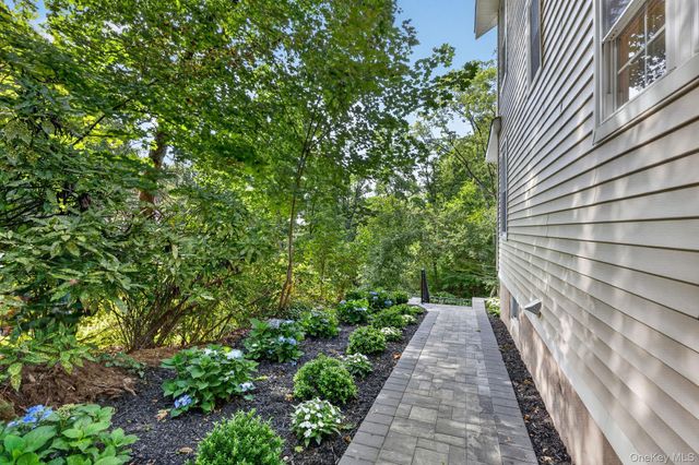 111 Altamont Avenue, Sea Cliff, NY 11579