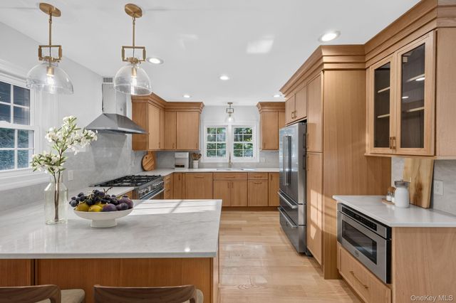 111 Altamont Avenue, Sea Cliff, NY 11579