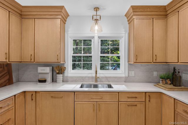 111 Altamont Avenue, Sea Cliff, NY 11579