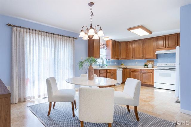 13114 Walden Woods Court, Chesterfield, MO 63146