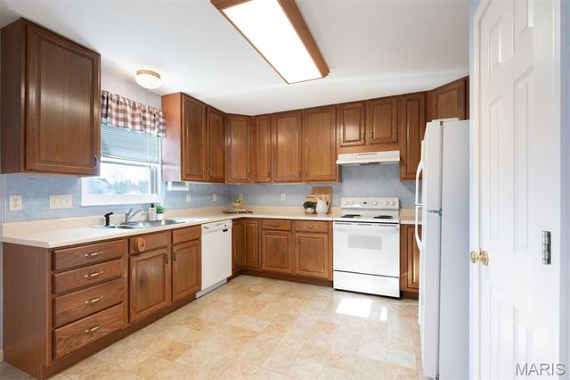 13114 Walden Woods Court, Chesterfield, MO 63146