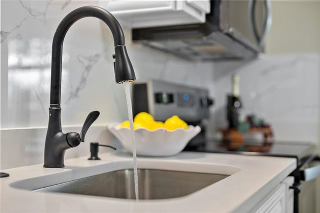 2712 S CRYSTAL LAKE DRIVE, Orlando, FL 32806