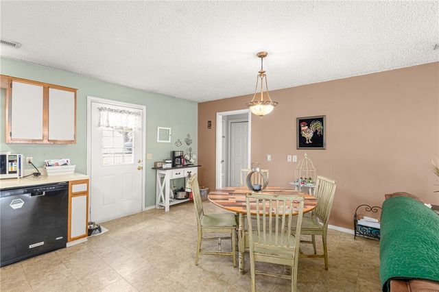 250 W Yoes Place, Fayetteville, AR 72701