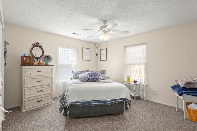 250 W Yoes Place, Fayetteville, AR 72701