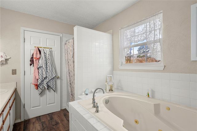 250 W Yoes Place, Fayetteville, AR 72701