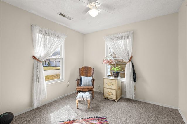 250 W Yoes Place, Fayetteville, AR 72701