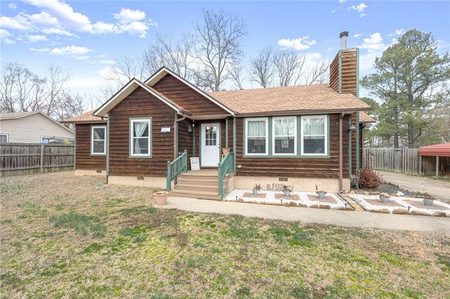 250 W Yoes Place, Fayetteville, AR 72701