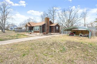 250 W Yoes Place, Fayetteville, AR 72701