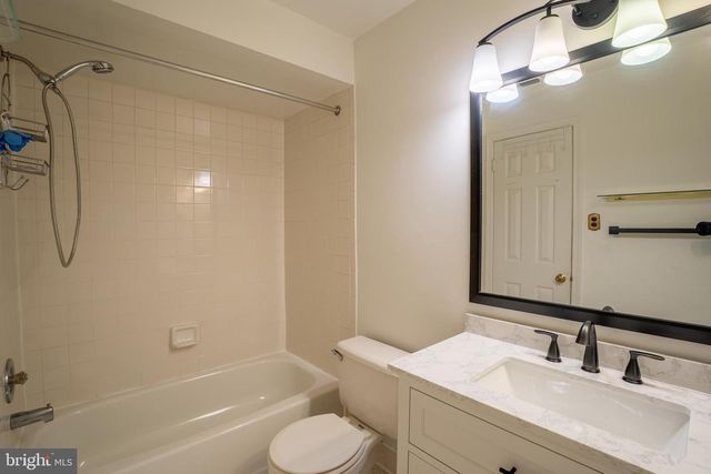 669-A ROSE HOLLOW DR, Yardley, PA 19067