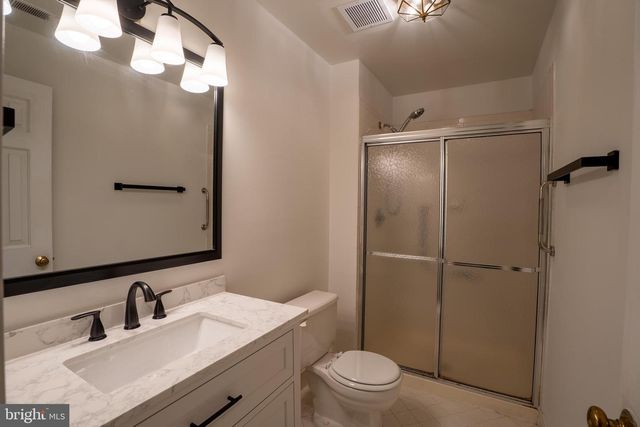 669-A ROSE HOLLOW DR, Yardley, PA 19067