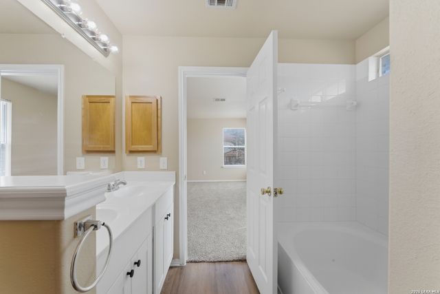 1754 Barking Wolf, San Antonio, TX 78245