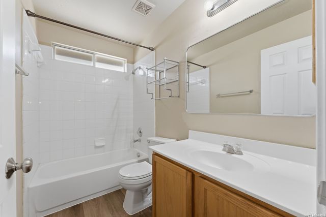 1754 Barking Wolf, San Antonio, TX 78245