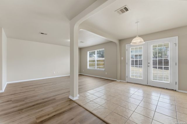 1754 Barking Wolf, San Antonio, TX 78245