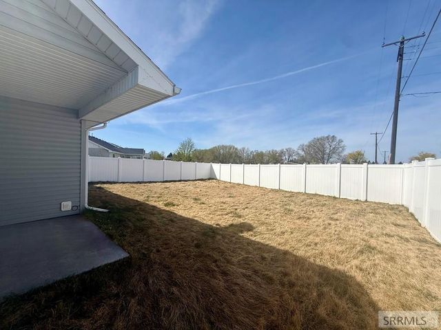 492 Gwen Loop, Blackfoot, ID 83221