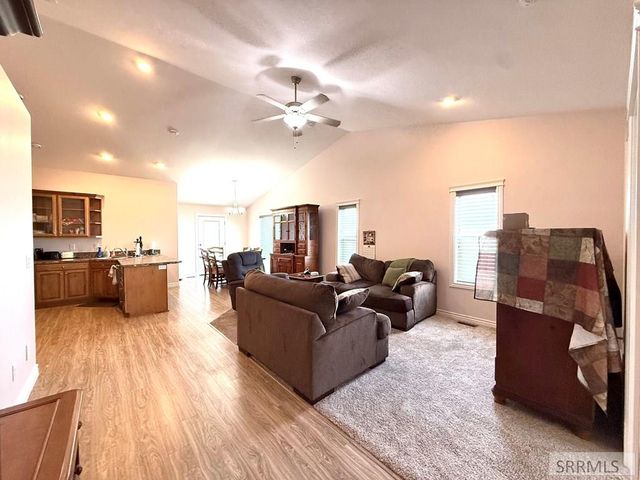 492 Gwen Loop, Blackfoot, ID 83221