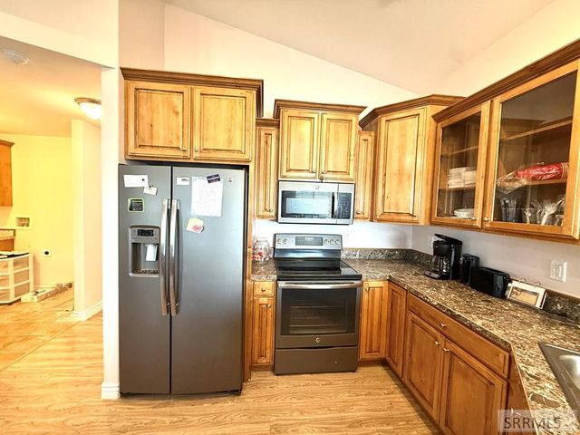 492 Gwen Loop, Blackfoot, ID 83221