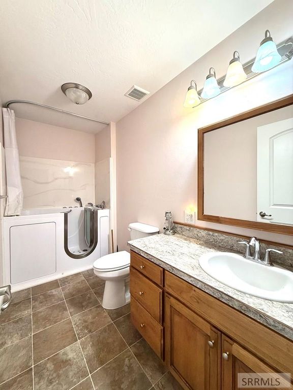 Image 14 of property listing at 492 Gwen Loop, Blackfoot, ID 83221