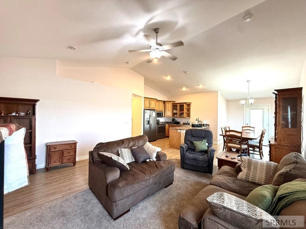 Image 6 of property listing at 492 Gwen Loop, Blackfoot, ID 83221