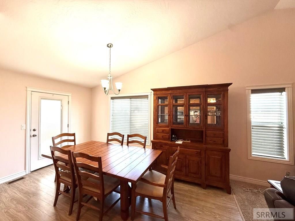 Image 7 of property listing at 492 Gwen Loop, Blackfoot, ID 83221