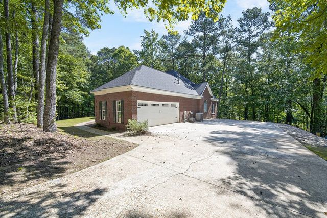 426 Northlake Drive, Cataula, GA 31804