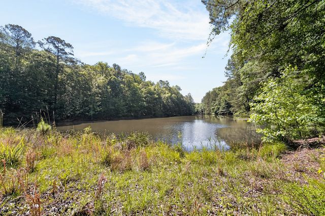 426 Northlake Drive, Cataula, GA 31804