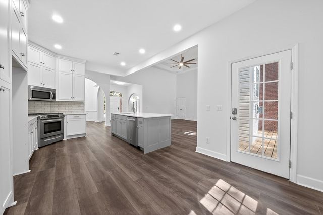 426 Northlake Drive, Cataula, GA 31804